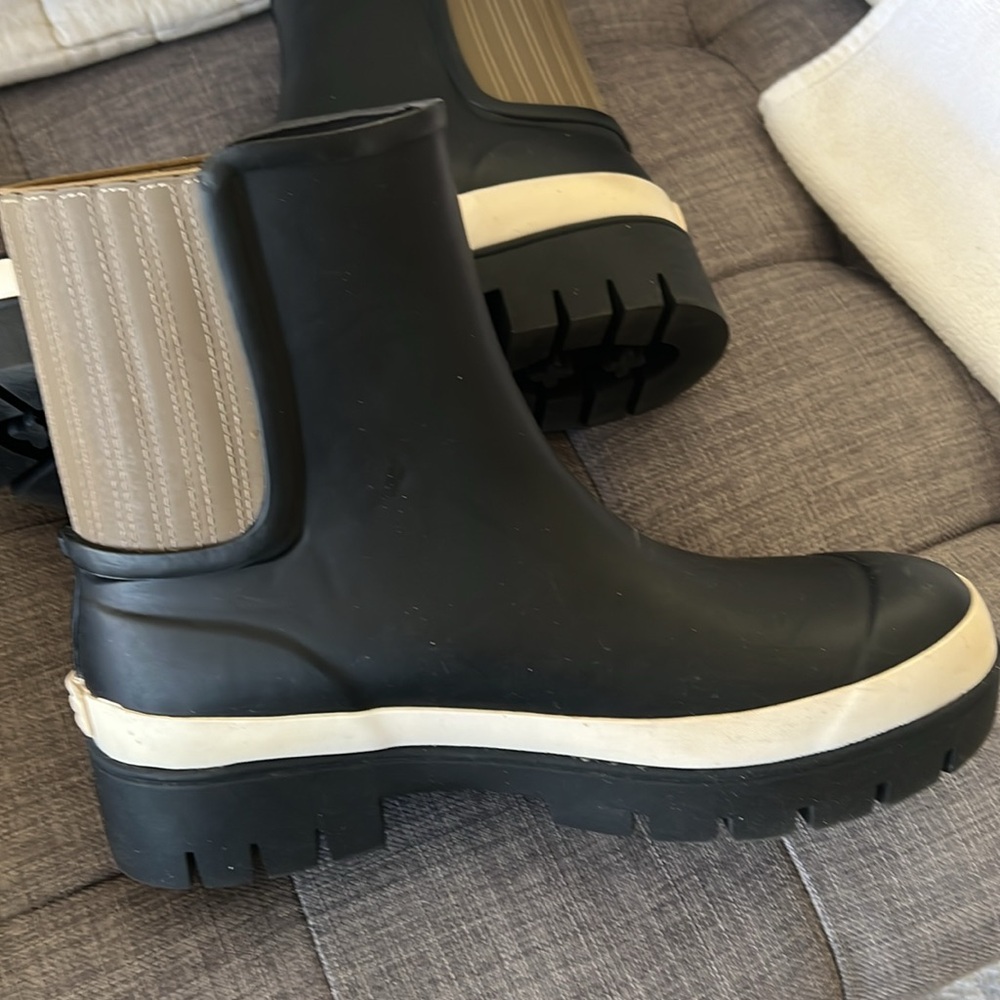 Tory Burch Boot - Picture 9 of 12